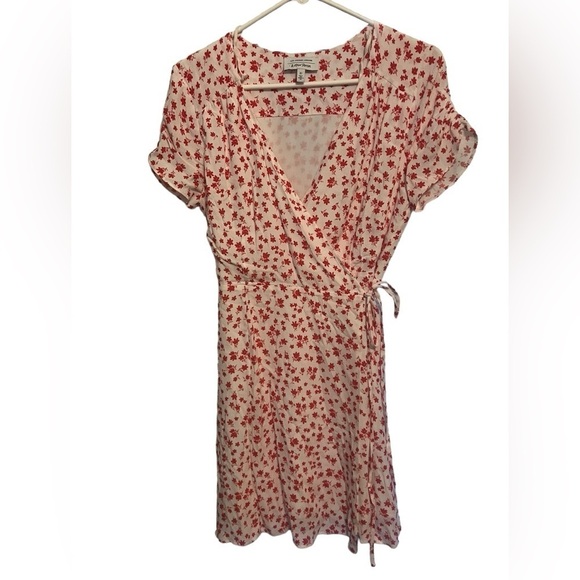 & Other Stories white and red floral print mini wrap dress ditzy print - Picture 5 of 14